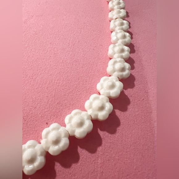 Vintage flowers necklace - Picture 3 of 3